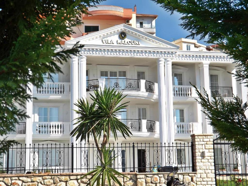 Hotel Vila Kalcuni Саранда Екстер'єр фото
